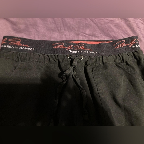 Marilyn Monroe by MediChic S Black Pants - Picture 5 of 5